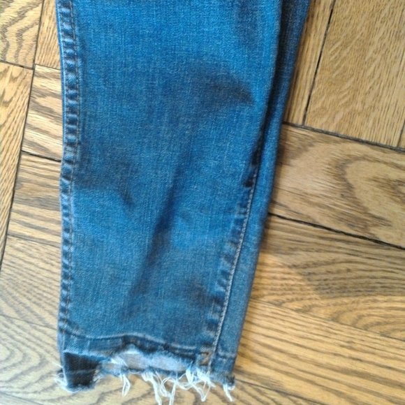 Madewell Distressed  Curvy High Rise Skinny Jeans in Size 27P - Picture 5 of 10